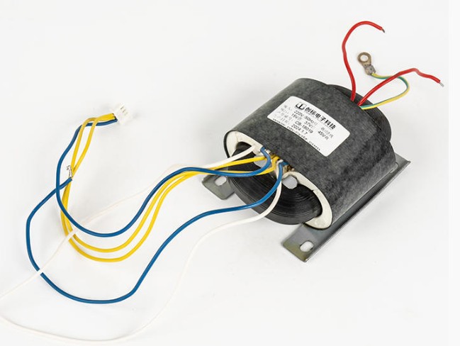 Why can the circular core design of R-Type Transformer significantly reduce energy loss and improve conversion efficiency?
