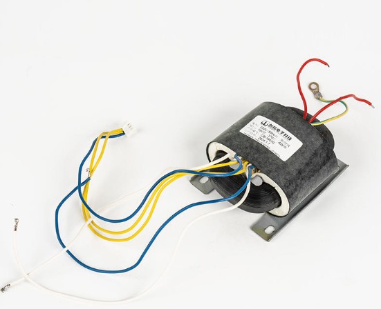 What are the differences between R-Type transformers and traditional EI/toroidal transformers?